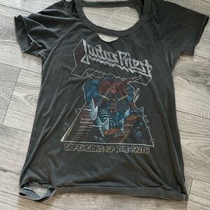 Vintage Judas Priest tshirt.